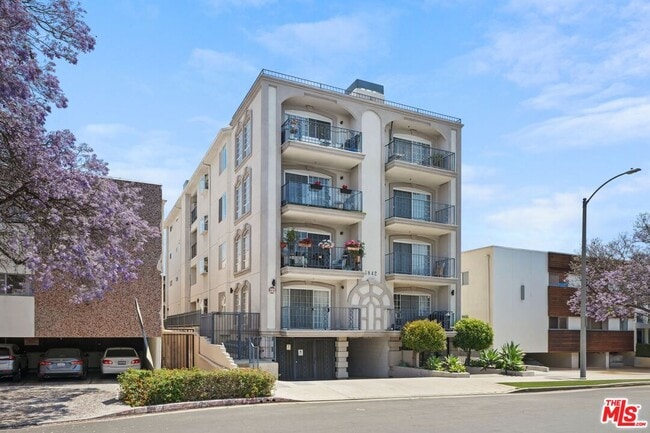 Photo - 1842 Greenfield Ave Condo Unit 301