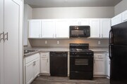 1BR, 1BA-690 SF - Canyon Crest