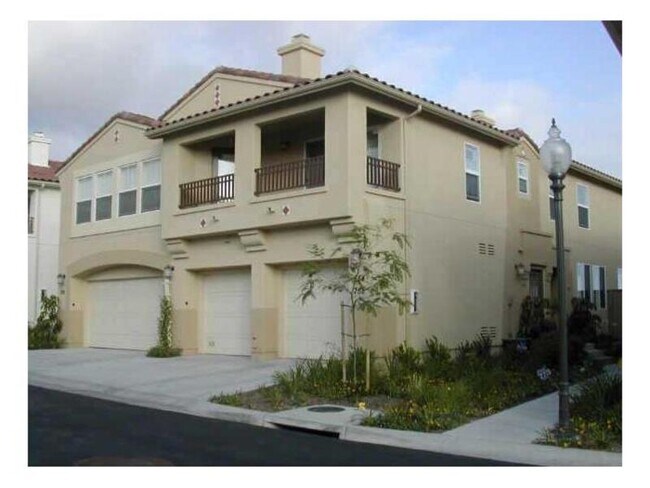Building Photo - 758 Callecita Aquilla Sur