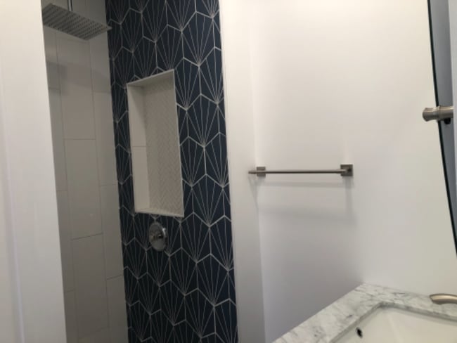 Photo - 867 W 9th St