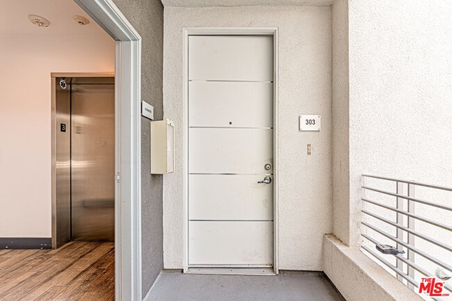 Photo - 1101 S Harvard Blvd Unit 303