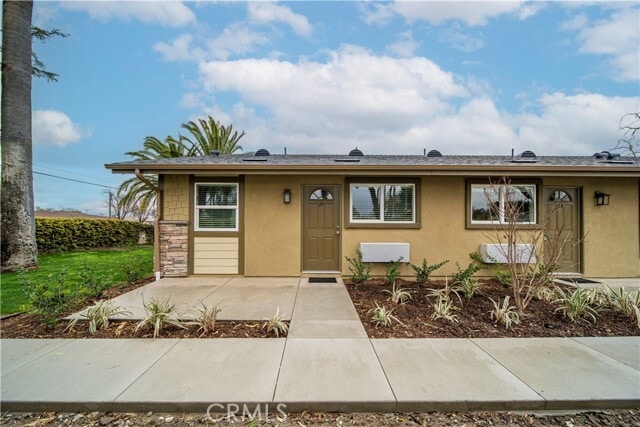 Building Photo - 1198 S San Antonio Ave Unit 24