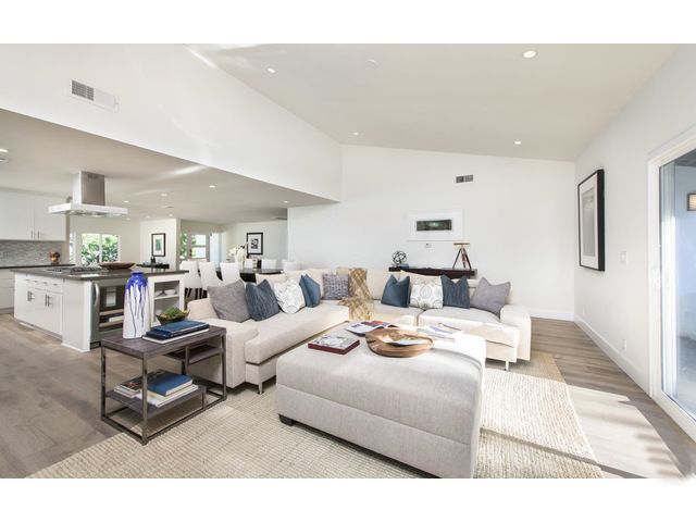 Photo - 15672 Castlewoods Dr