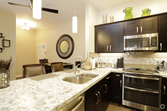 Photo - 600 Front Apartments