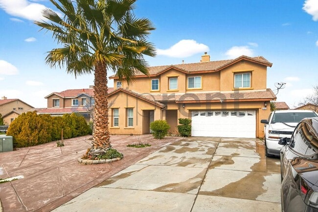 Photo - 619 W Ave H 13