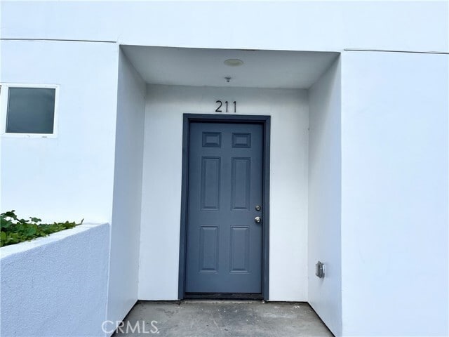 Photo - 211 W 43rd St