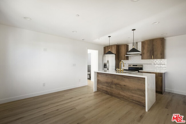 Photo - 2653 Vineyard Ave