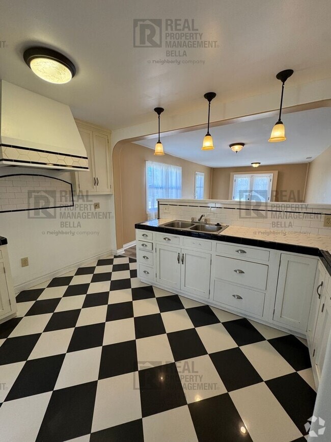 Building Photo - 1188 Witt St Unit A Rental
