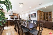 Photo - 517 N Poinsettia Pl House