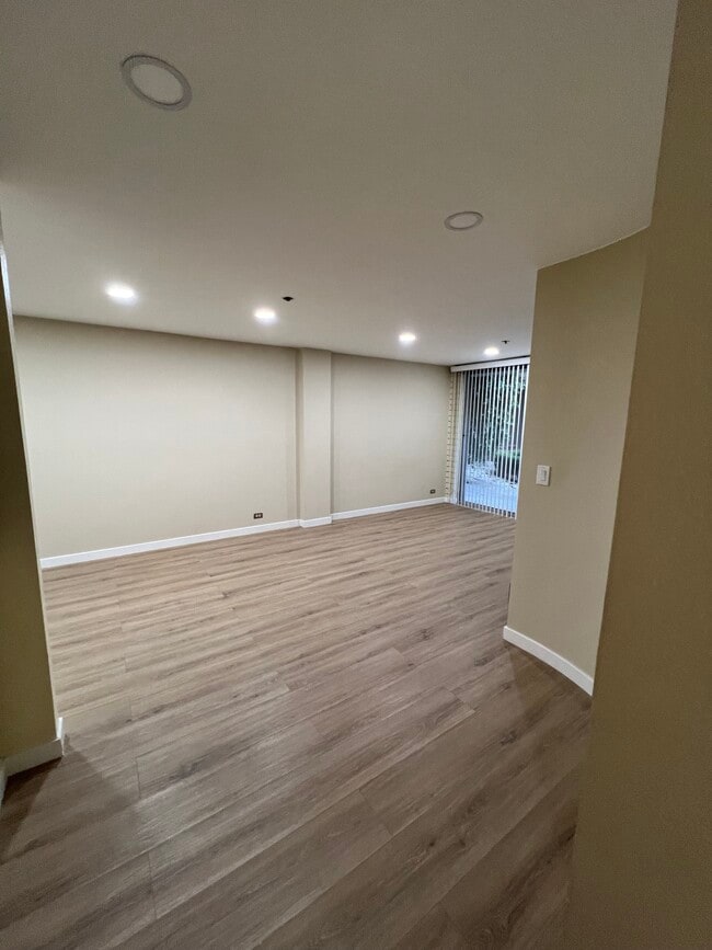 Building Photo - 1440 Veteran Ave Unit 103