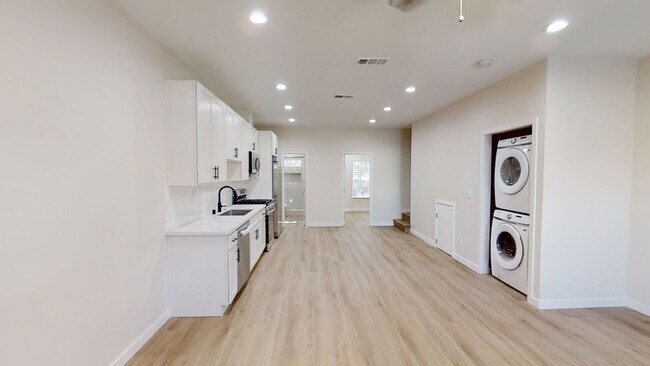 Photo - Cozy 4BD/2BA House on Gary with Beautiful ...