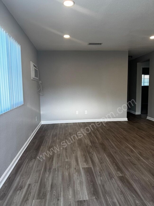 Photo - 1198 W 9th St Unit 1196