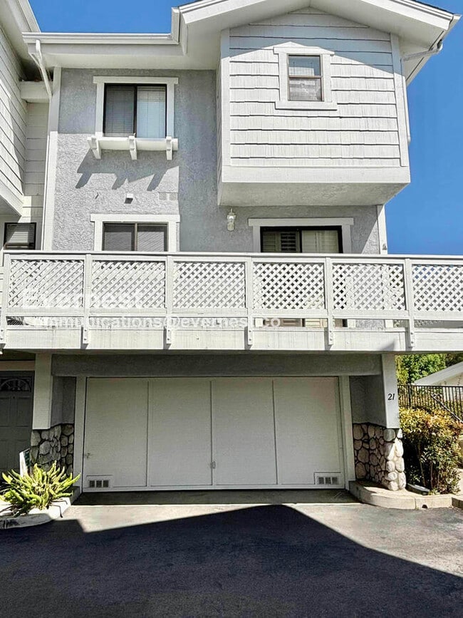 Building Photo - 4455 Rockland Pl