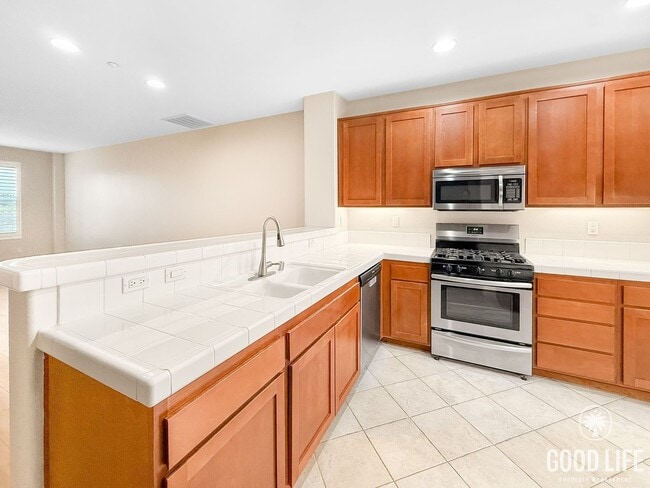 Photo - Beautiful 4B/4BA Home w/ Canyon Views & Gr...