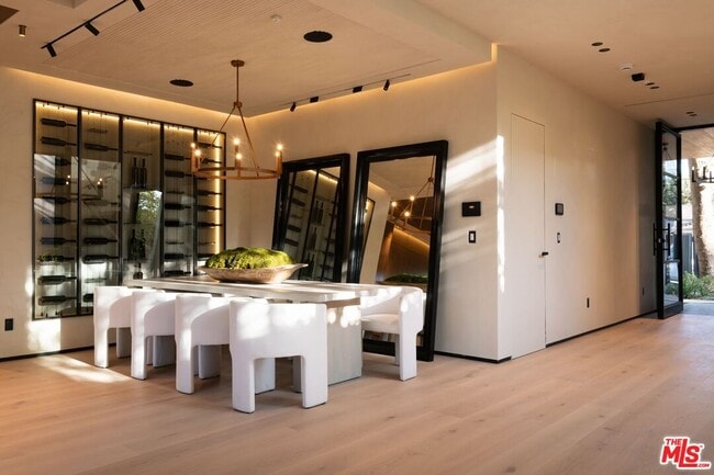 Photo - 13229 Hesby St