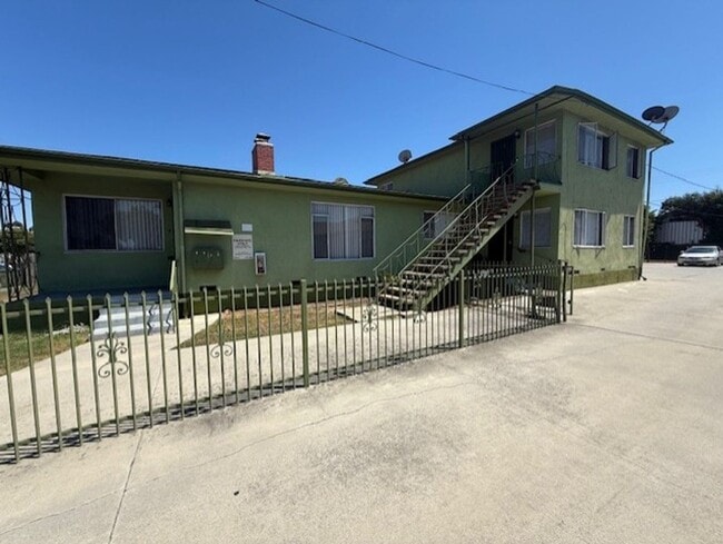 Building Photo - 544 W 120th St Unit 2