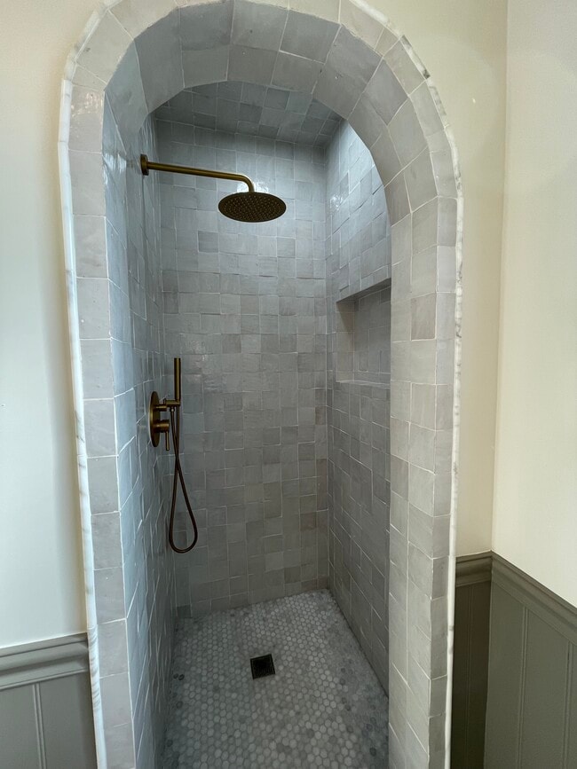 Photo - 1363 Spazier Ave