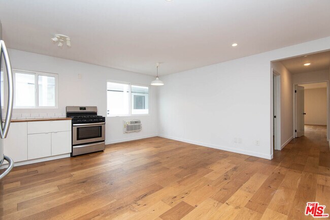 Photo - 3933 Marathon St Unit 205B