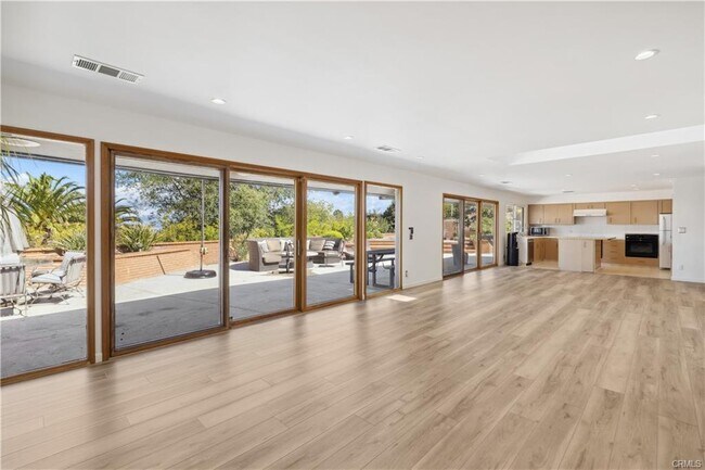 Photo - 16347 Mandalay Dr