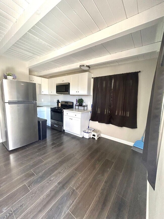 Photo - 6558 Juniper Ave