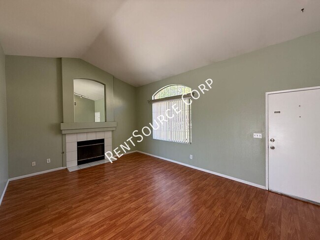 Photo - 42803 Fanchon Ave