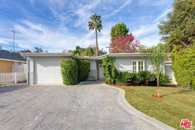 Photo - 5049 Serrania Ave