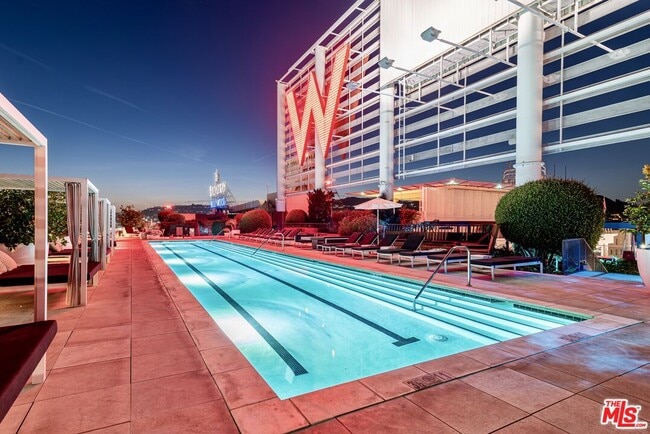 Building Photo - 6250 Hollywood Blvd Unit 9I