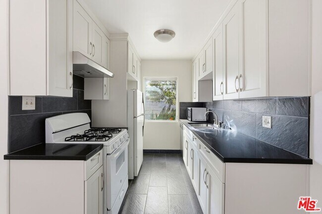 Photo - 1475 S Wooster St Unit 3