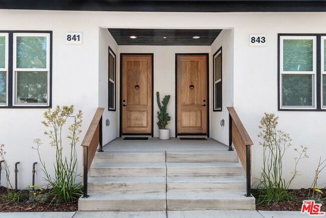 Photo - 841 N La Fayette Park Pl