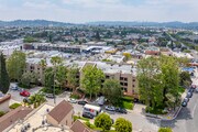 Aerial Context - Glendale Oaks Apartments
