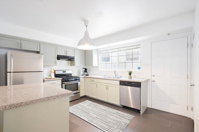 Photo - 1817 Garfield Pl