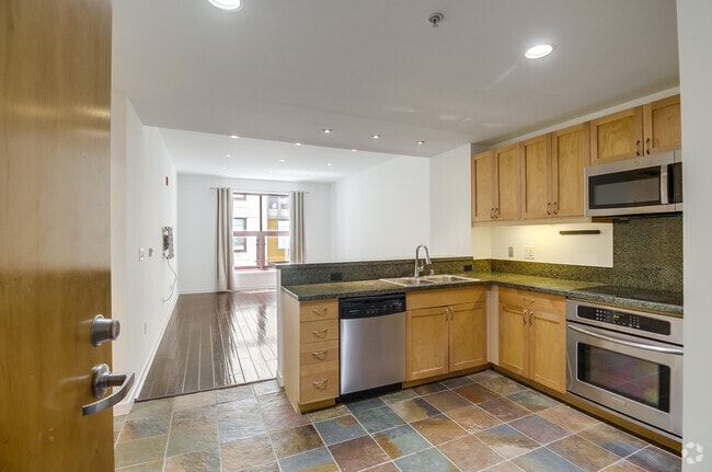 Building Photo - 1150 J St Unit 411 Rental