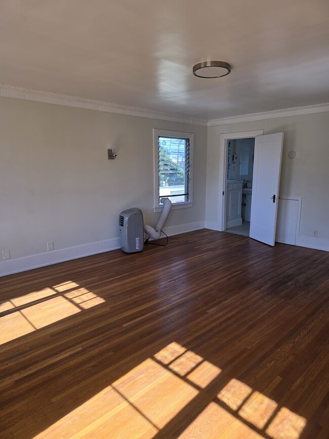 Photo - 1224 S Gramercy Pl