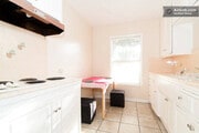 Photo - 640 Elm