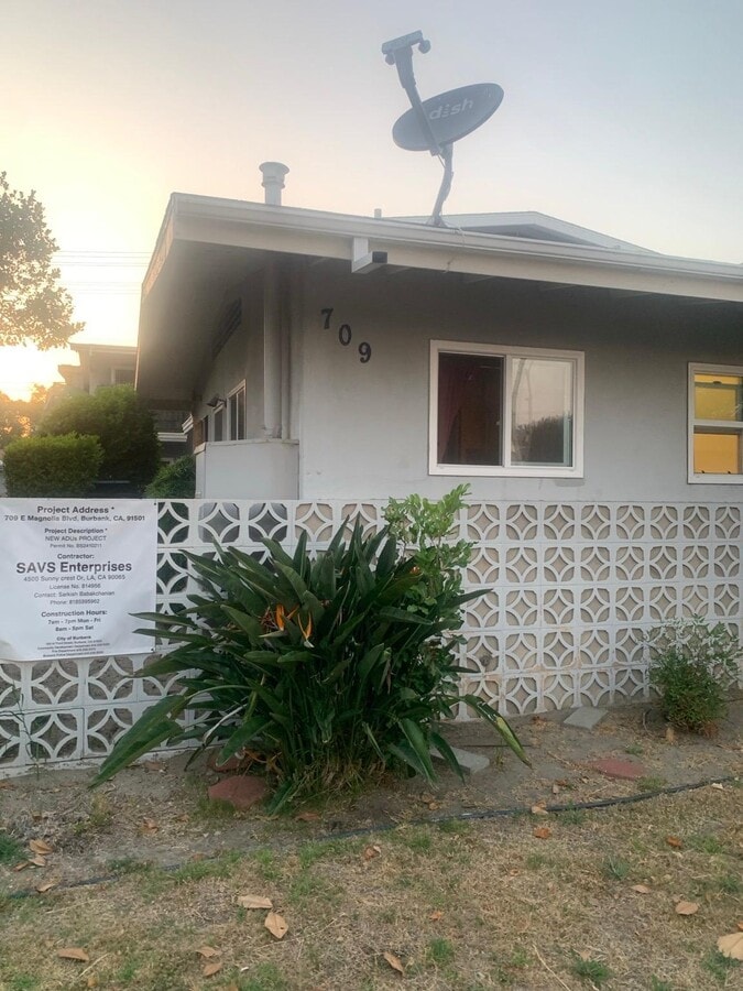 Photo - 709 E Magnolia Blvd