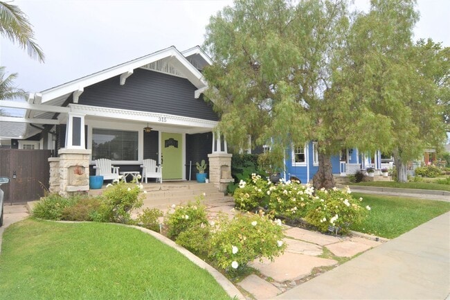 Building Photo - Beautiful Belmont Heights Home with Huge B...