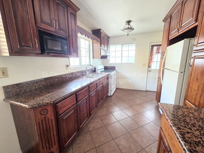 Photo - 734 Williamson Ave