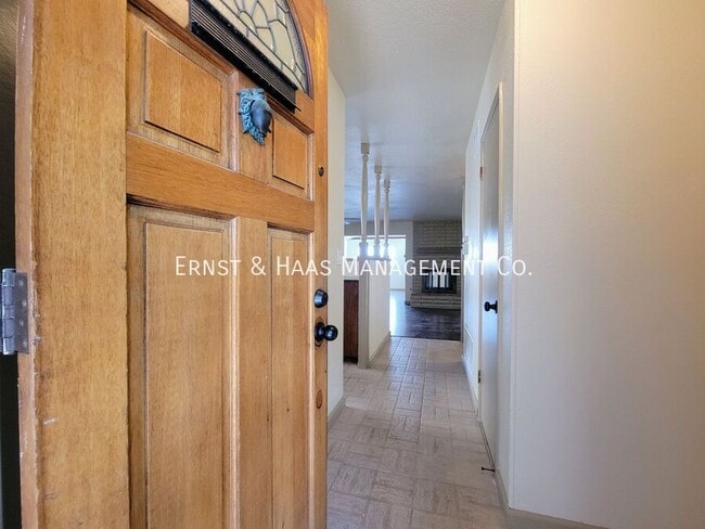 Photo - 5336 Josie Ave