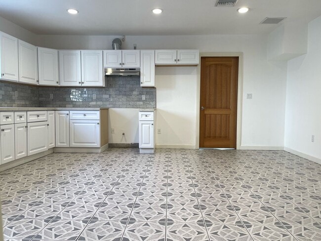 Building Photo - ARLETA Unit 9793