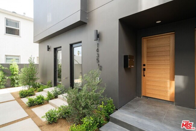 Photo - 1435 S Crescent Heights Blvd