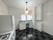 Photo - 635 E 9th St Unit 4