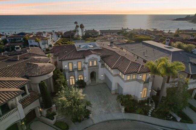 OCEAN VIEW CUSTOM BUILT LUXURY ESTATE - OCEAN VIEW CUSTOM BUILT LUXURY ESTATE House