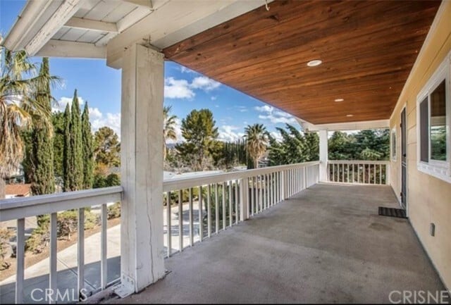 Building Photo - 26231 Larkhaven Pl Rental