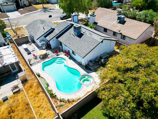 Photo - 837 Sunrise Ct