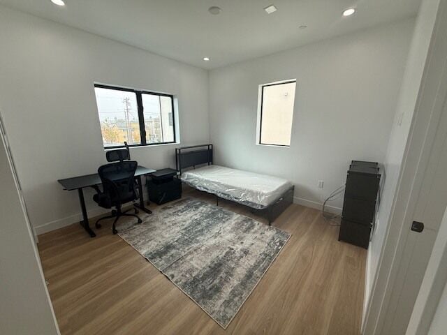 Building Photo - 1200 W 37th Dr Unit Room 4