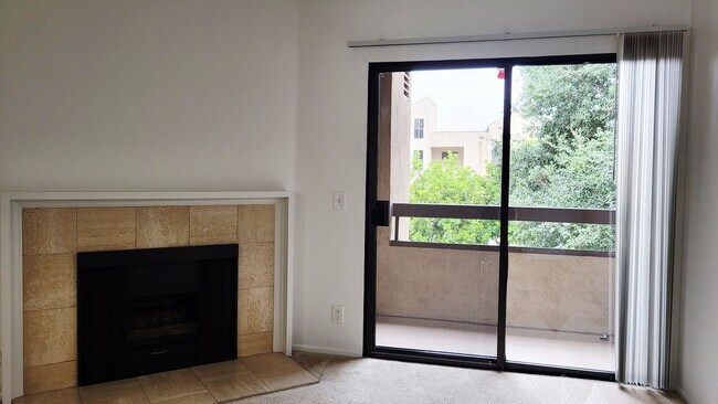 Photo - 2 Bedroom/ 2 Bath Condo In The Heart of Gl... Unit 203