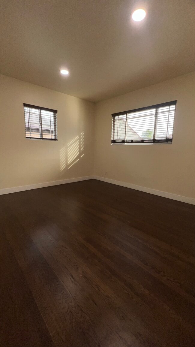 Photo - 8154 Potter Ave