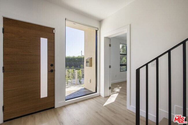 Photo - 2651 Vineyard Ave