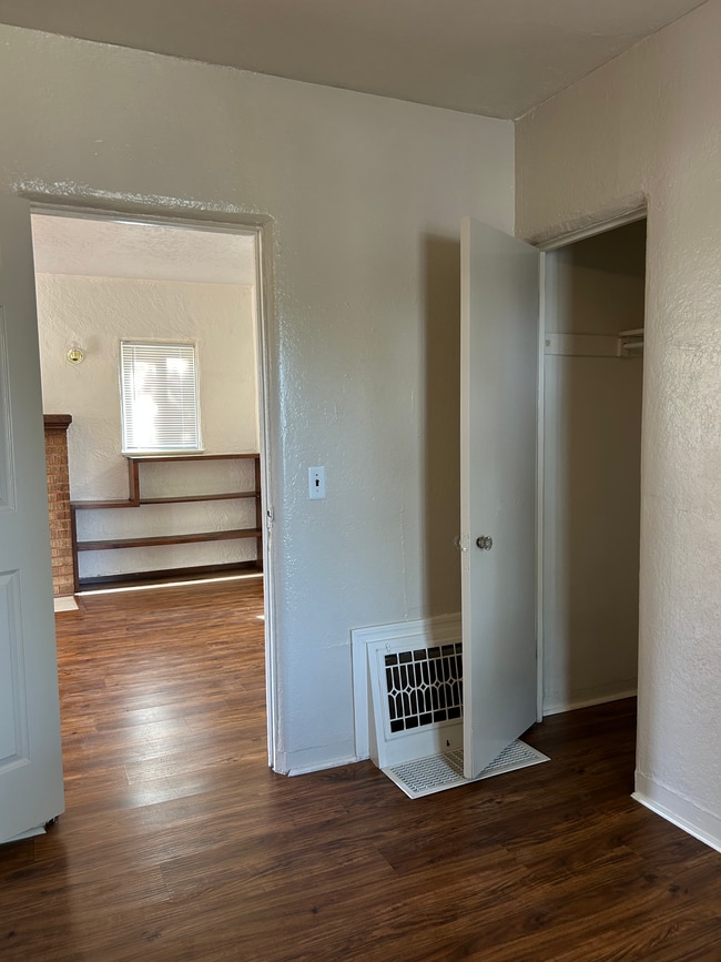 Photo - 33141 Case St