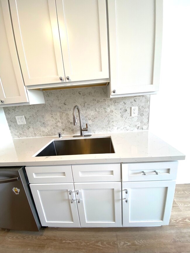 Building Photo - 1420 Berkeley St